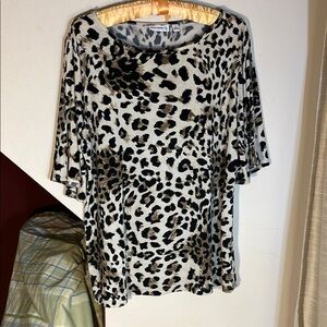 Liquid‎ Knit Scoop Neck Leopard Animal Print Women's Top Peekaboo Sleeve